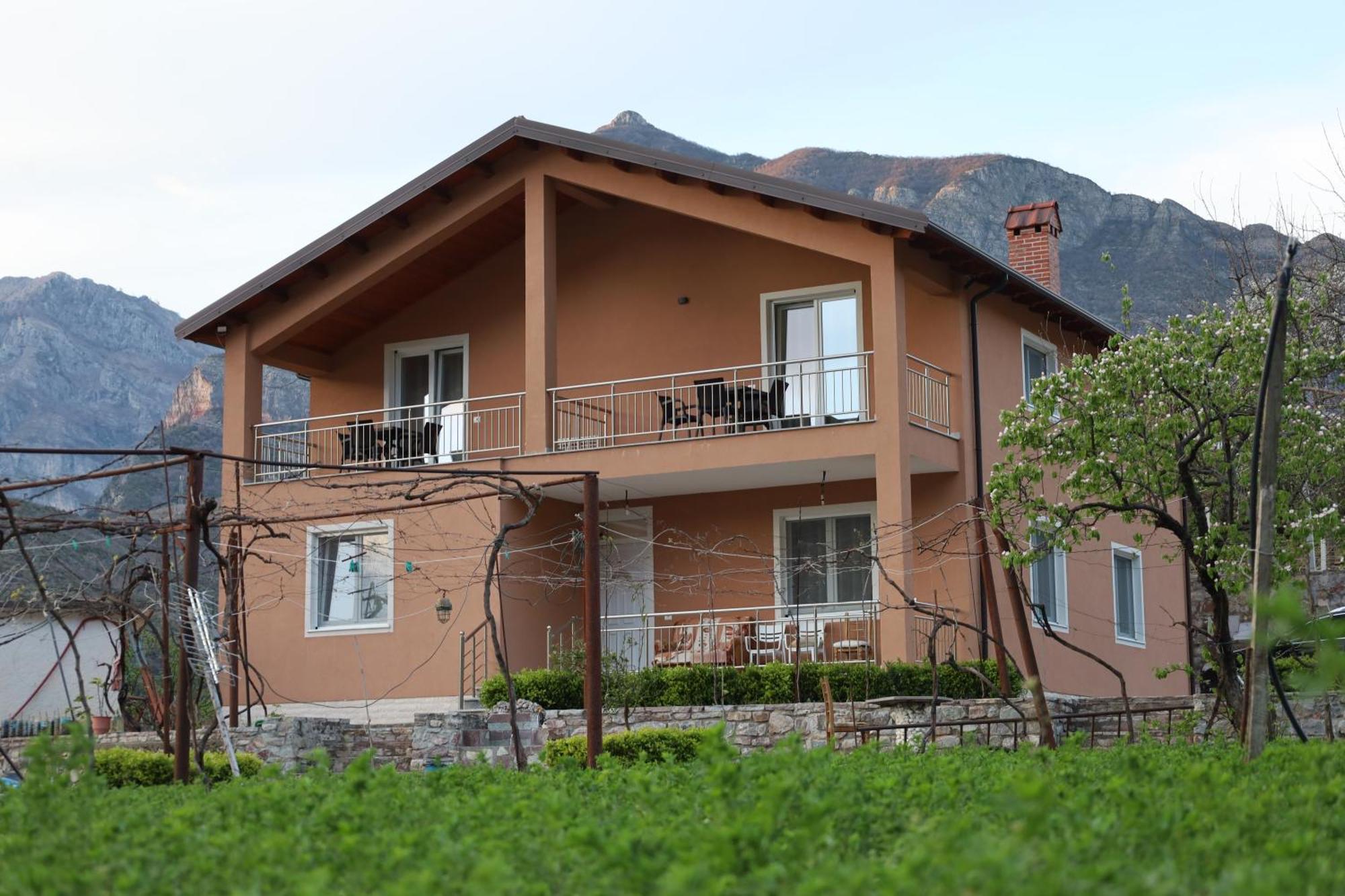 Koman_Lakeview_Apartments Shkoder Exterior photo