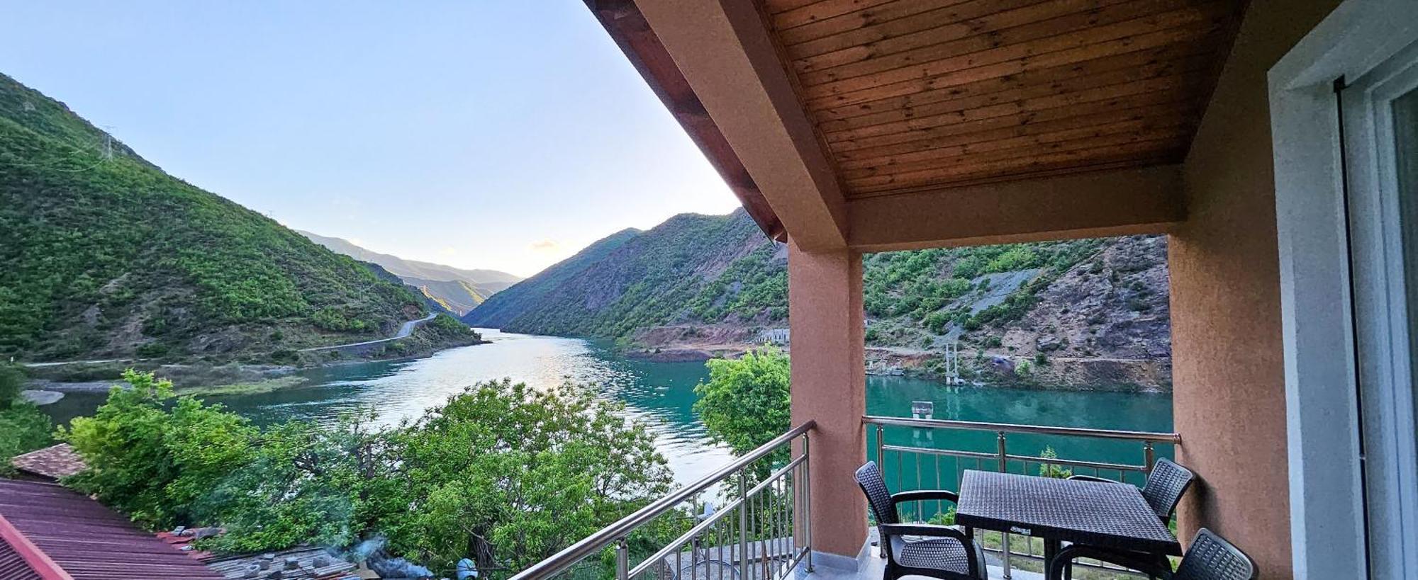 Koman_Lakeview_Apartments Shkoder Exterior photo