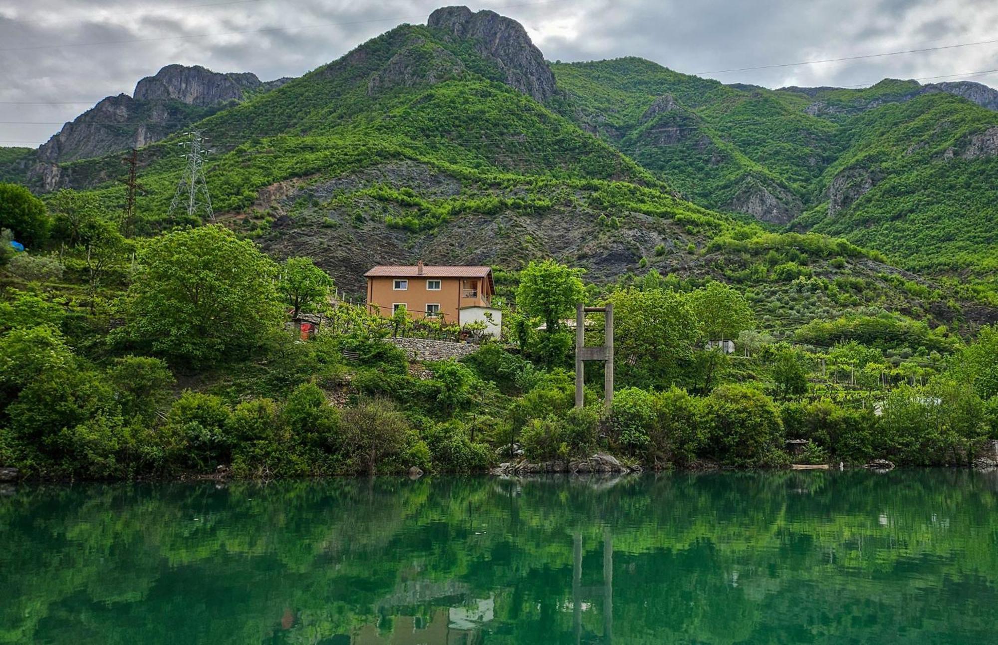 Koman_Lakeview_Apartments Shkoder Exterior photo