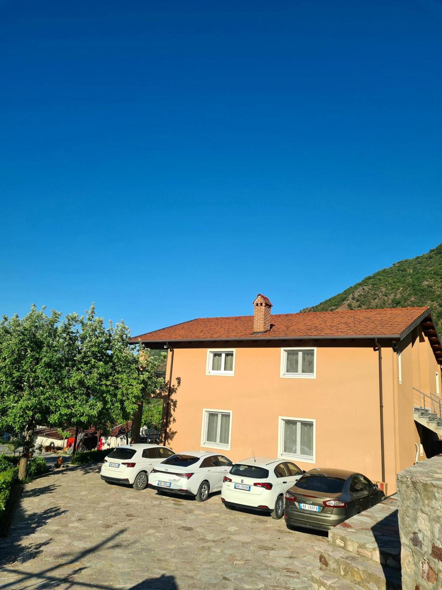 Koman_Lakeview_Apartments Shkoder Exterior photo